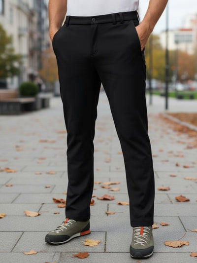 Pantaloni de drumeție